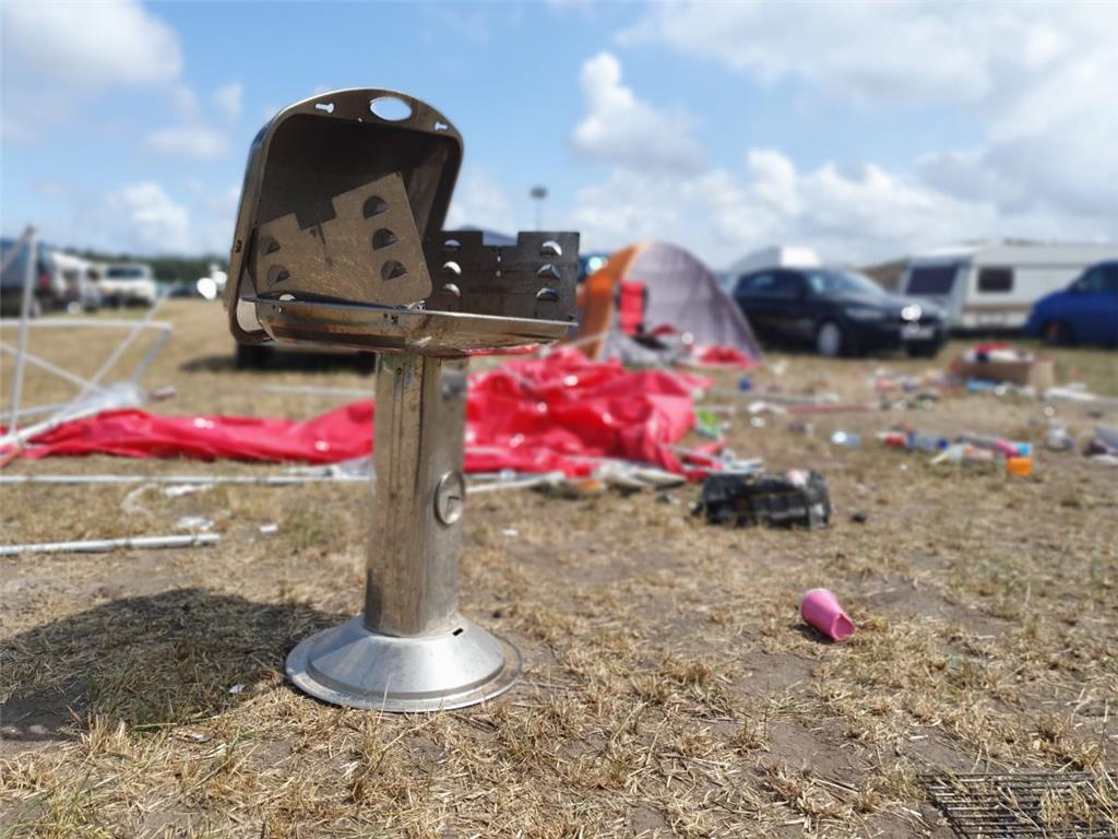 Braucht noch jemand einen Grill? Foto: Langen