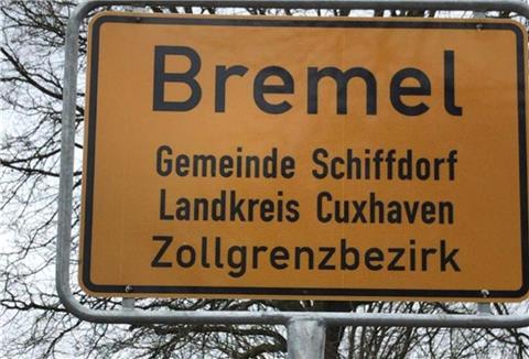 Bremel oder Bramel? Das neue Ortsschild trägt den falschen Namen.