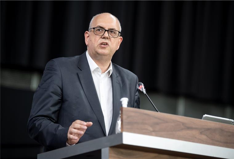 Bovenschulte verteidigt Lockdown über Ostern Bremens Bürgermeister Andreas Bovenschulte (SPD) verteidigt den Lockdown, zeigt aber gleichzeitig auch Verständnis für den Frust der Bürgerinnen und Bürger.