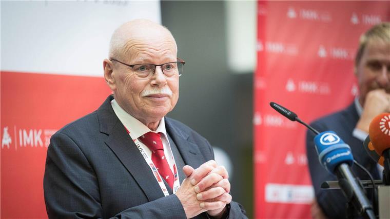 Bremens Innensenator, Ulrich Mäurer (SPD), hält eine gemeinsame Linie für den Umgang mit der AfD und ihren Mitgliedern im Staatsdienst für erstrebenswert.
