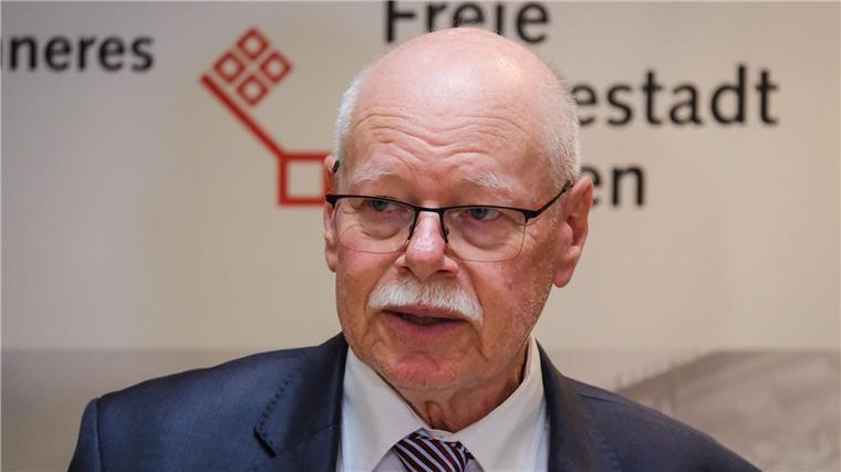 Bremens Innensenator Ulrich Mäurer (SPD) und evangelische Kirchen haben sich beim Thema Kirchenasyl auf Regeln geeinigt. (Archivbild)