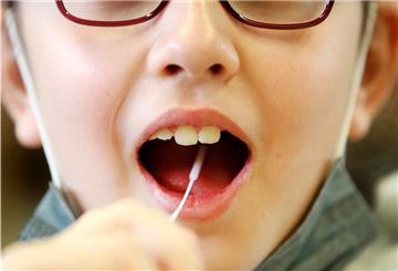 Bremer Grundschulen nutzen Lolli-PCR-Tests, die als sehr zuverlässig gelten.