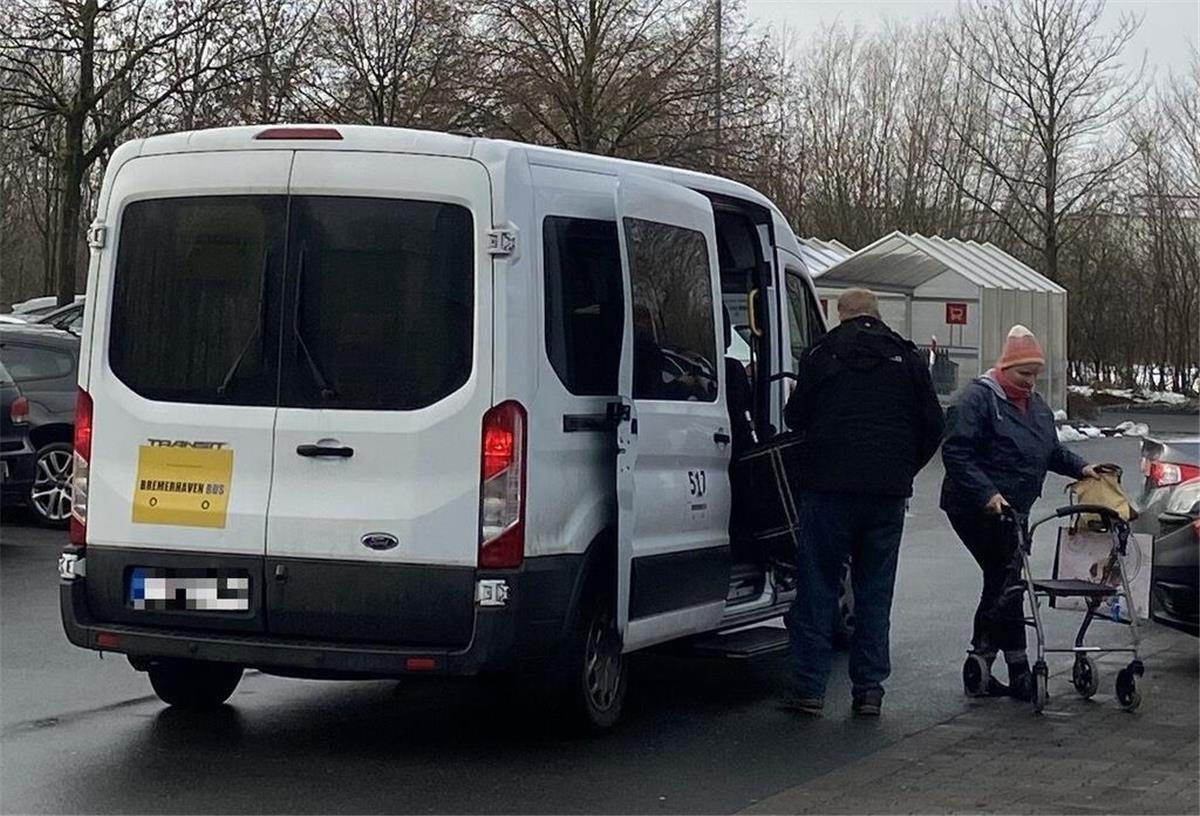 Bremerhaven Bus hat diesen Ford Transit gebucht, um Ausfälle im Liniennetz auffangen zu können.
