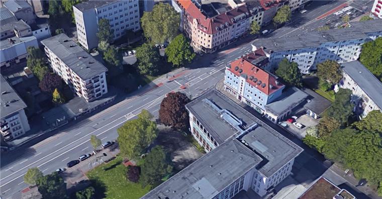 Bremerhaven: Autofahrer (66) überrollt Verkehrsschild Bremerhaven-Mitte: Auf der Lloydstraße hat ein Autofahrer ein Verkehrsschild überrollt.