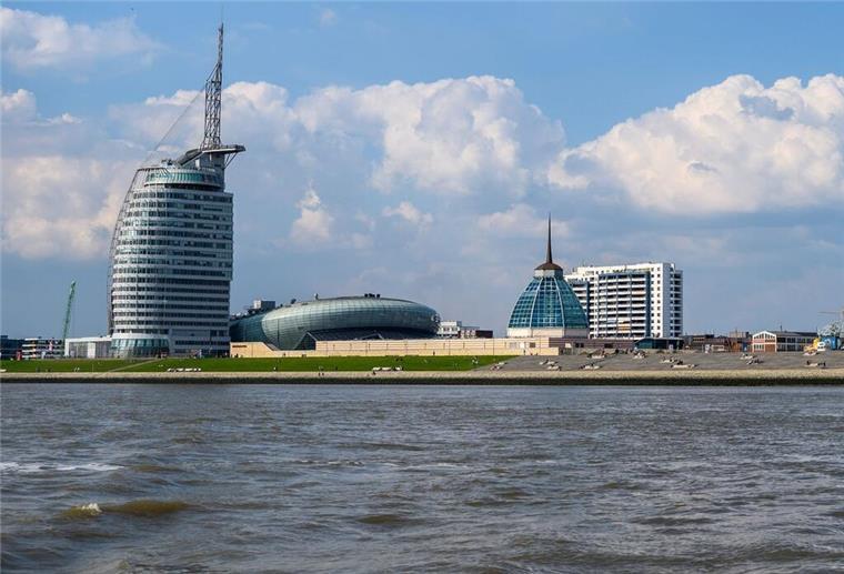 Bremerhaven vom Wasser aus gesehen ist ein wirklich schöner Anblick. (Archivbild)