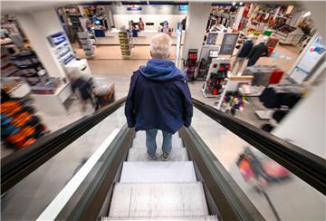 Bremerhavener Einzelhändler wie das Kaufhaus Karstadt mussten schließen.