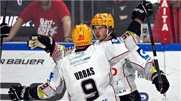 Bremerhavens Eishockey-Profis glauben wieder an ein Weiterkommen.