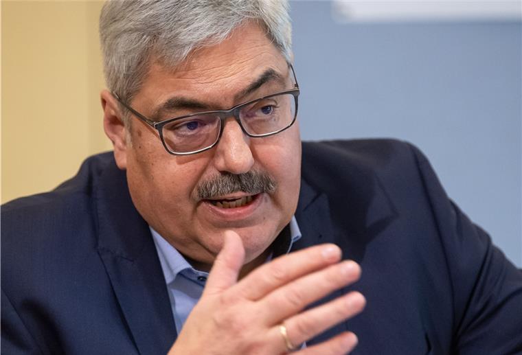 OB Grantz und der Kampf ums DSM Bremerhavens Oberbürgermeister Melf Grantz.