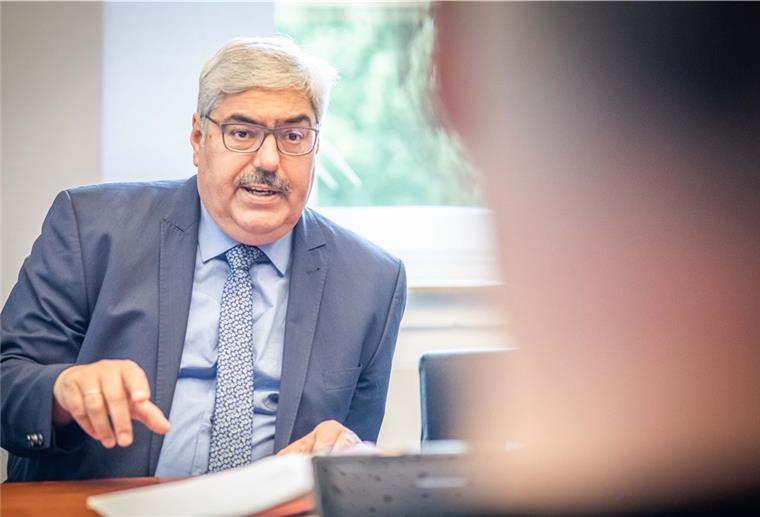 Bremerhavens Oberbürgermeister Melf Grantz im Gespräch.