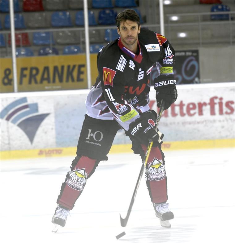 Sieg in Iserlohn ist Balsam für die Seele Brock Hooton hat gegen Iserlohn gleich zwei Tore erzielt.