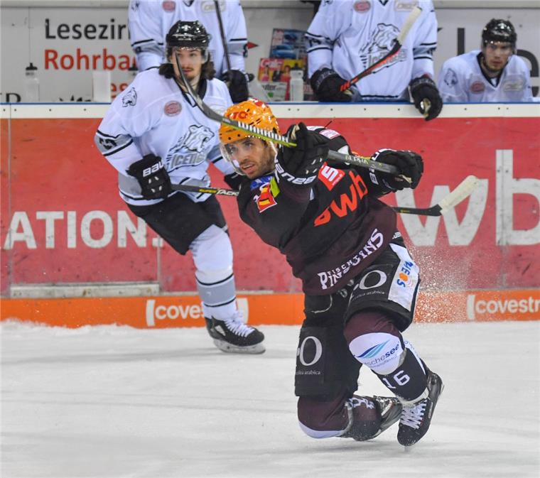 Brock Hooton erzielt das Tor des Monats Brock Hooton schießt bei den Fischtown Pinguins das Tor des Monats Februar.