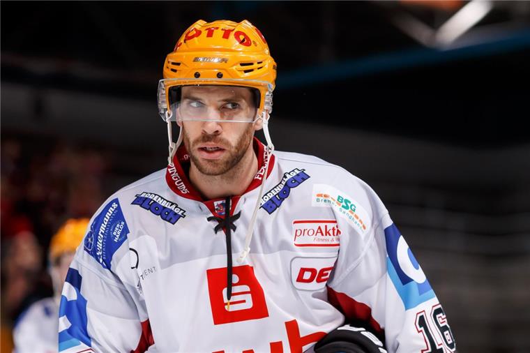 Brock Hooton traf für die Fischtown Pinguins zum 1:1 bei den Augsburger Panthern.
