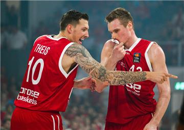 Brose Bamberg verfügt über einen mit herausragenden Spielern gespickten Kader. Daniel Theis (links) und Leon Radosevic zählen zu den Leistungsträgern beim deutschen Meister.