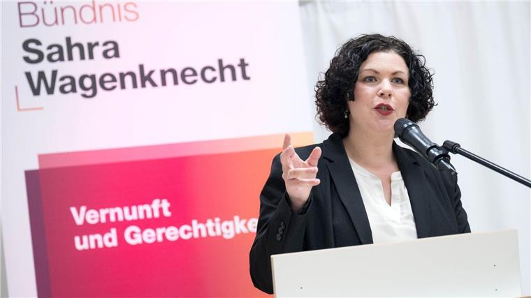BSW-Co-Chefin Amira Mohamed Ali fordert beim Gründungsparteitag des Bremer Landesverbandes einen Politikwechsel auch in dem Zwei-Städte-Staat.