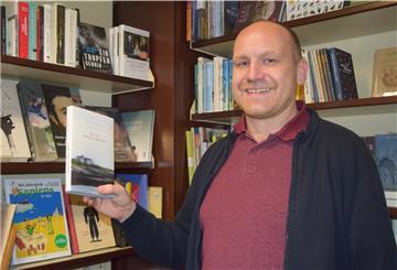 Buchhändler Jens Fleischer schwört auf Matthias Nawrats feinfühligen und dennoch erbarmungslosen Roadtrip in „Reise nach Maine“.