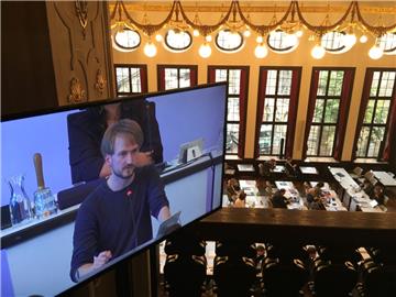 Koalitionsprobleme: Bürgerschaftsdebatte im Bremer Rathaus: Nelson Janßen von den Linken lehnt das Klimapaket der Bundesregierung ab. Das Land Bremen wird so nicht zustimmen.