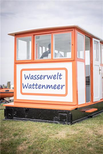 Büro der besonderen Art: Diese ehemalige Steuerhaus steht am Dorum-Neufelder Haf...