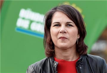Bundesaussenministerin Annalena Baerbock (Grüne) spricht auf einer Wahlkampfveranstaltung ihrer Partei zur Schleswig-Holsteinischen Landtagswahl am 8. Mai.