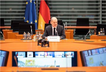 Bundeskanzler Olaf Scholz (SPD) zu Beginn der Ministerpräsidentenkonferenz zum Thema Corona-Pandemie und zur drohenden fünften Corona-Welle.