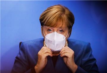 Bundeskanzlerin Angela Merkel mit Maske