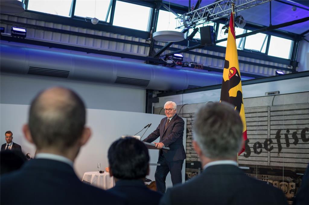 Bundespräsident Frank-Walter Steinmeier besucht Bremerhaven und genießt den Aben...