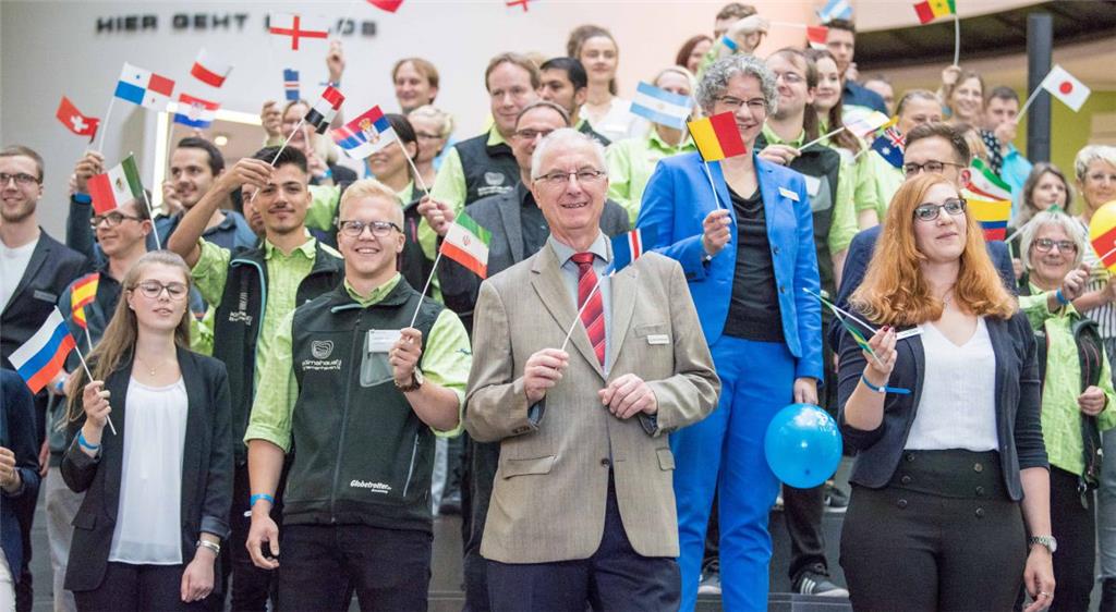 Bundespräsident Frank-Walter Steinmeier besucht Bremerhaven. Bunter Empfang im K...