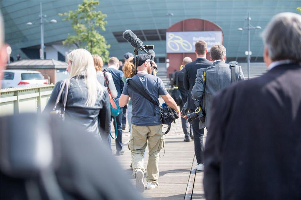Bundespräsident Frank-Walter Steinmeier besucht Bremerhaven. Viele Journalisten ...