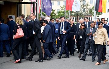 Bundespräsident Frank-Walter Steinmeier besucht Bremerhaven. Die Delegation erre...