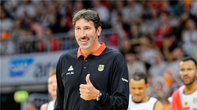 Deutsche Basketballer gewinnen auch zweiten EM-Test Bundestrainer Alex Mumbru sah auch im zweiten EM-Test viel Positives.