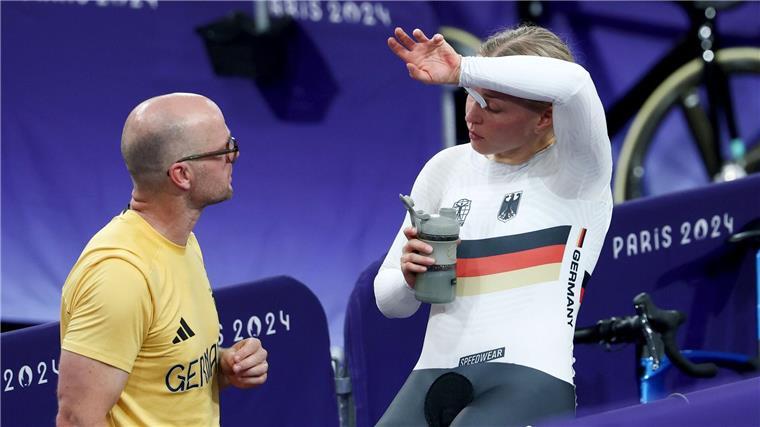 Sprint-Ass Hinze ohne Keirin-Medaille: Chance nicht genutzt Bundestrainer Jan van Eijden im Gespräch mit Hinze.