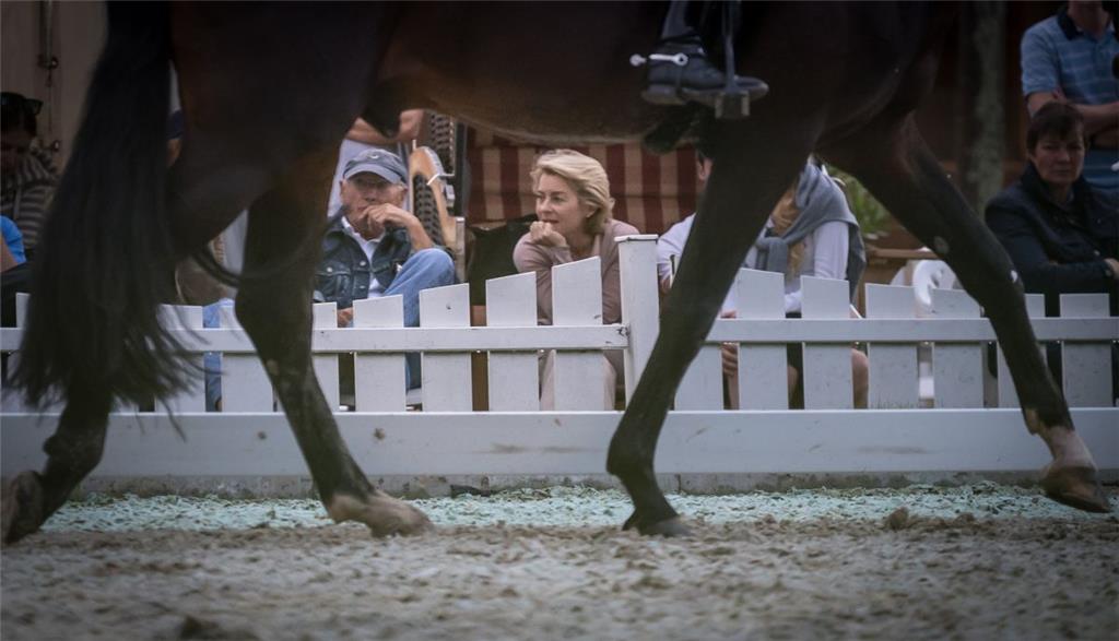 Bundesverteidigungsministerin Ursula von der Leyen und Welt-Herausgeber Stefan A...