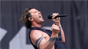 „Bush“-Frontmann Gavin Rossdale hofft, mit seiner Musik Menschen helfen zu können. (Archivbild)