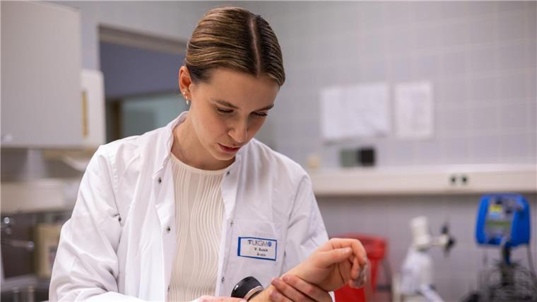 Neue „Miss Germany“ will Medizin mit KI verständlich machen Busik will die Digitalisierung im Gesundheitswesen voranbringen. (Archivbild)