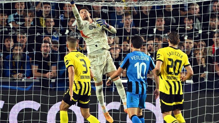 BVB-Torwart Gregor Kobel verhinderte die Führung der Gastgeber.