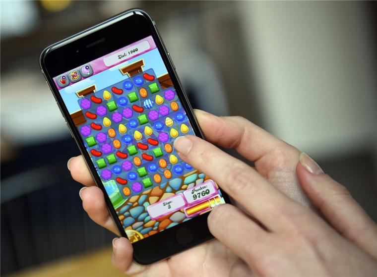 Spiele-Klassiker erobern Smartphones Candy Crush ist ein beliebtes Puzzle-Videospiel. Foto Pedersen/dpa