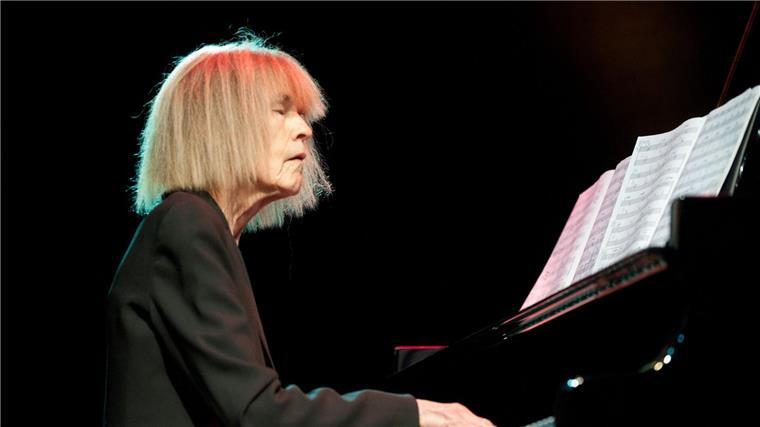 US-Jazzpianistin Carla Bley gestorben Carla Bley auf dem Moers Festival 2012. Jetzt ist die Pianistin im Alter von 87 Jahren gestorben.