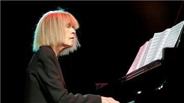 Carla Bley auf dem Moers Festival 2012. Jetzt ist die Pianistin im Alter von 87 Jahren gestorben.