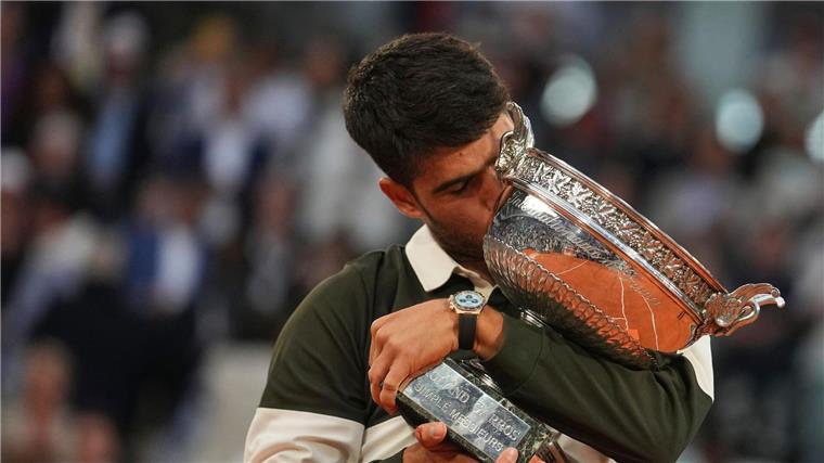 Alcaraz auf Nadals Spuren - „Große Ehre“ Carlos Alcaraz hat mit 22 Jahren bereits fünf Grand-Slam-Turniere gewonnen - wie sein Idol Rafael Nadal.