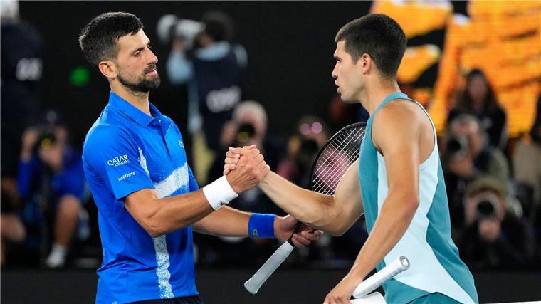 Tennis: Alcaraz stellt sich gegen Klagen von Gewerkschaft Carlos Alcaraz (r.) unterstützt die Klage der Spielergewerkschaft um Novak Djokovic nicht.