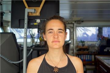 Carola Rackete stand in Italien unter Hausarrest. Eine ehemalige Expeditionsbegleiterin, die Rackete kennengelernt hat, erzählt. 