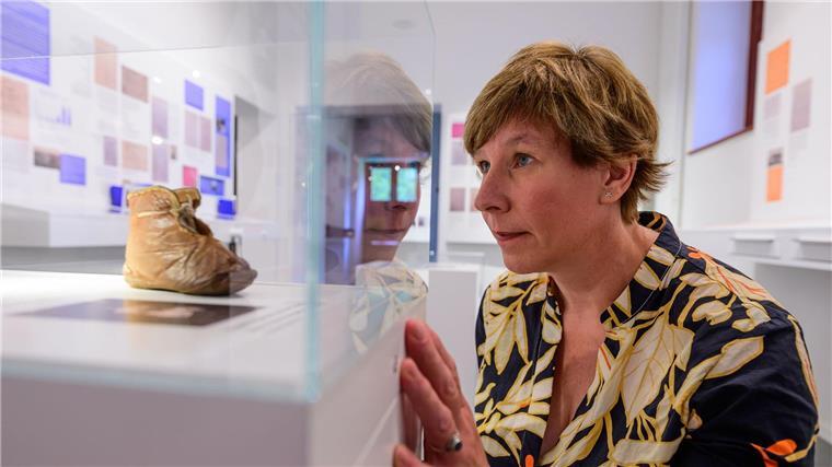 Lüneburger Gedenkstätte gibt NS-Opfern Namen Carola Rudnick, Leitung der Euthanasie-Gedenkstätte Lüneburg, eröffnet im Dokumentationszentrum in Lüneburg eine Dauerausstellung. Sie soll an die NS-Opfer erinnern.