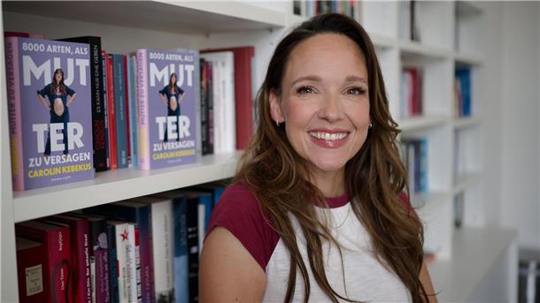 Carolin Kebekus hat ein Buch darüber geschrieben, wie leicht man als Mutter versagen kann - und wie unterhaltsam das Leben mit Kind sein kann. (Archivbild)