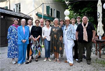 Cast und Crew der Serie „Um Himmels Willen“ kamen noch einmal in München zusammen.