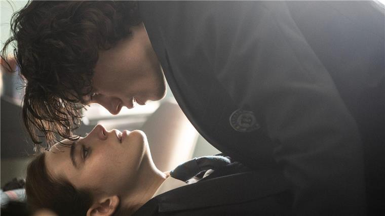 Romanverfilmung „Tränenmacher“ entwickelt sich zu einem Hit Caterina Ferioli (unten) und Simone Baldasseroni spielen in der Netflix-Romanverfilmung „Der Tränenmacher“ mit.