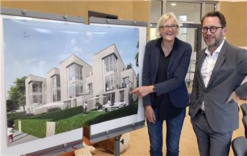 Catharina- Viertel: Architektin Silke Grube und Investor Dr. Stefan Woltering präsentieren das Bauvorhaben. 
