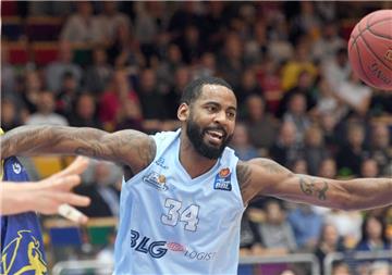 Center Keith Benson hat sich im Training am Sprunggelenk verletzt, soll gegen Frankfurt aber spielen.