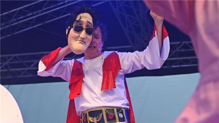 „Klosical“ von Prinzen-Sänger - Kein stilles Örtchen Charaktere wie Elvis Presley stehen im Musical „Tod auf dem Thron - Das Klosical“ auf der Bühne.