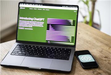 ChatGPT-Logo auf einem Laptop