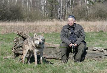 Christian Berge, einer der bekanntesten Wolfsschützer Deutschlands, wirft Umweltminister Lies vor, mit der Angst der Menschen zu spielen. Er fordert Schutzzäune statt Abschuss. Foto: privat
