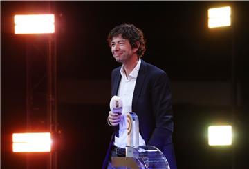 Christian Drosten gekommt den Sonderpreis des Deutschen Radiopreises. 